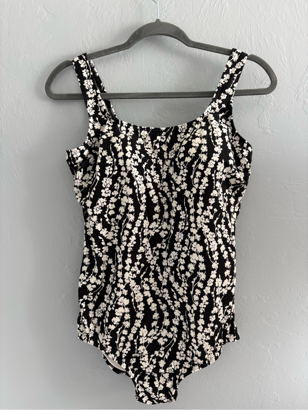 Lands' End Black and White Floral Square-Neck One-Piece Swimsuit 14